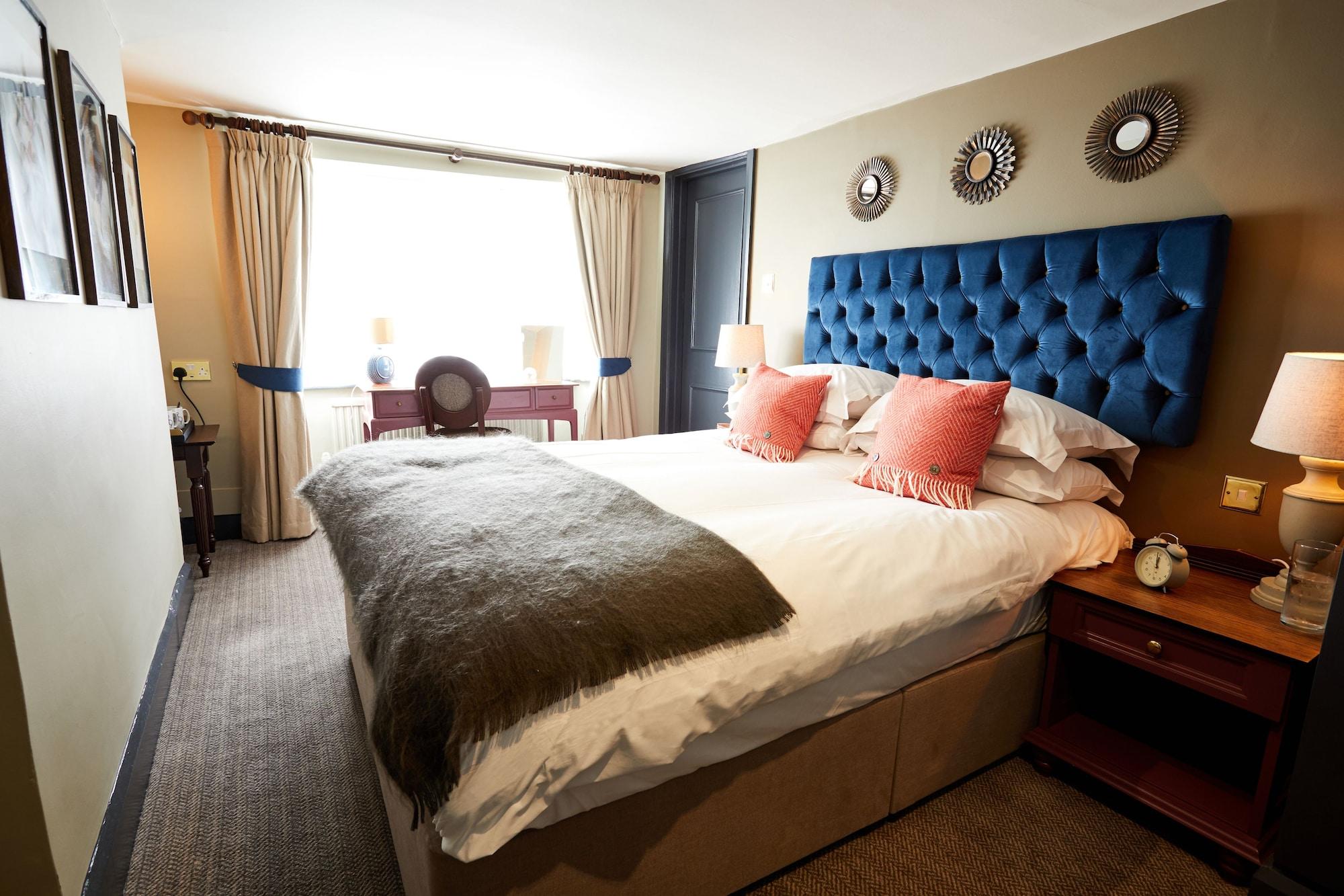 The Fleece At Cirencester Εξωτερικό φωτογραφία A bedroom at the hotel