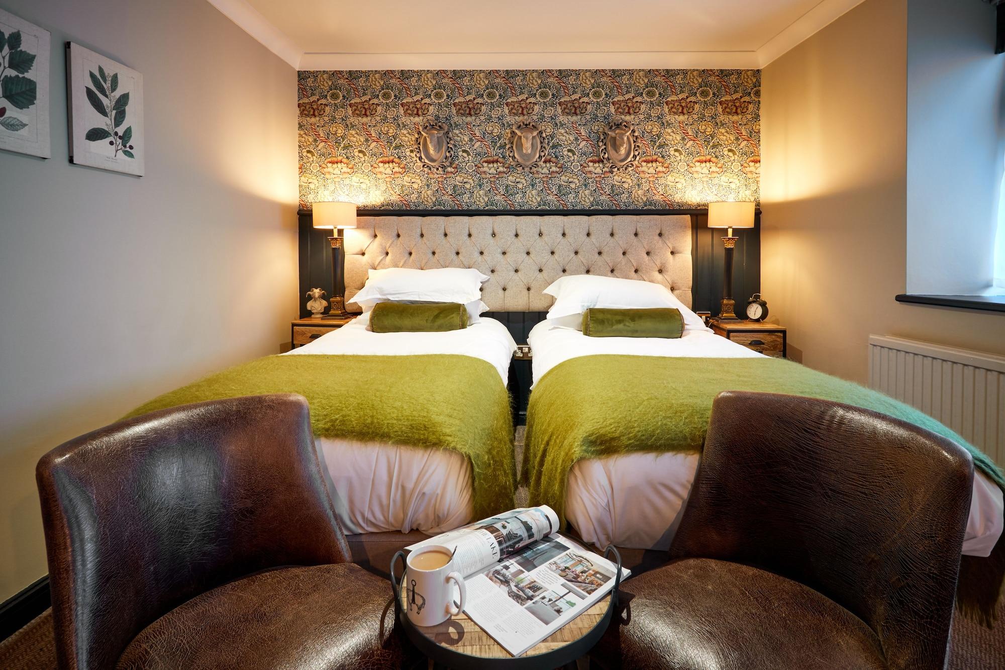 The Fleece At Cirencester Εξωτερικό φωτογραφία A room at The Swan