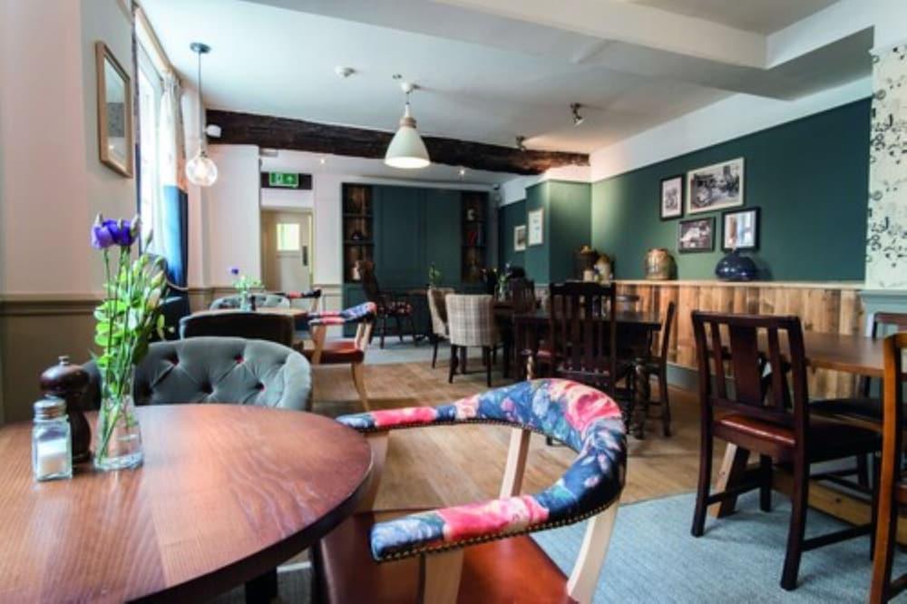 The Fleece At Cirencester Εξωτερικό φωτογραφία The interior of the restaurant