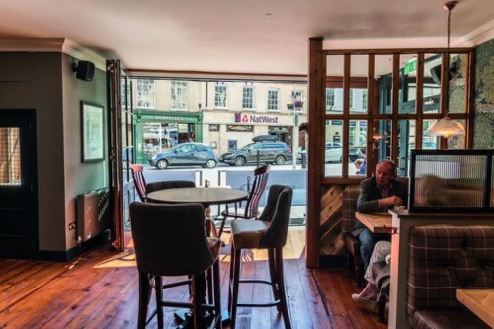 The Fleece At Cirencester Εξωτερικό φωτογραφία Interior of the restaurant