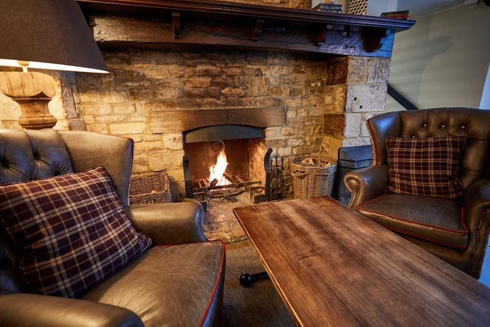 The Fleece At Cirencester Εξωτερικό φωτογραφία The interior of the pub
