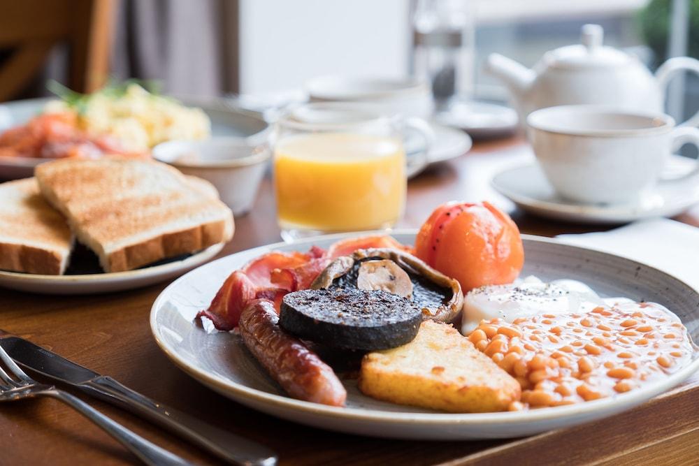 The Fleece At Cirencester Εξωτερικό φωτογραφία English breakfast