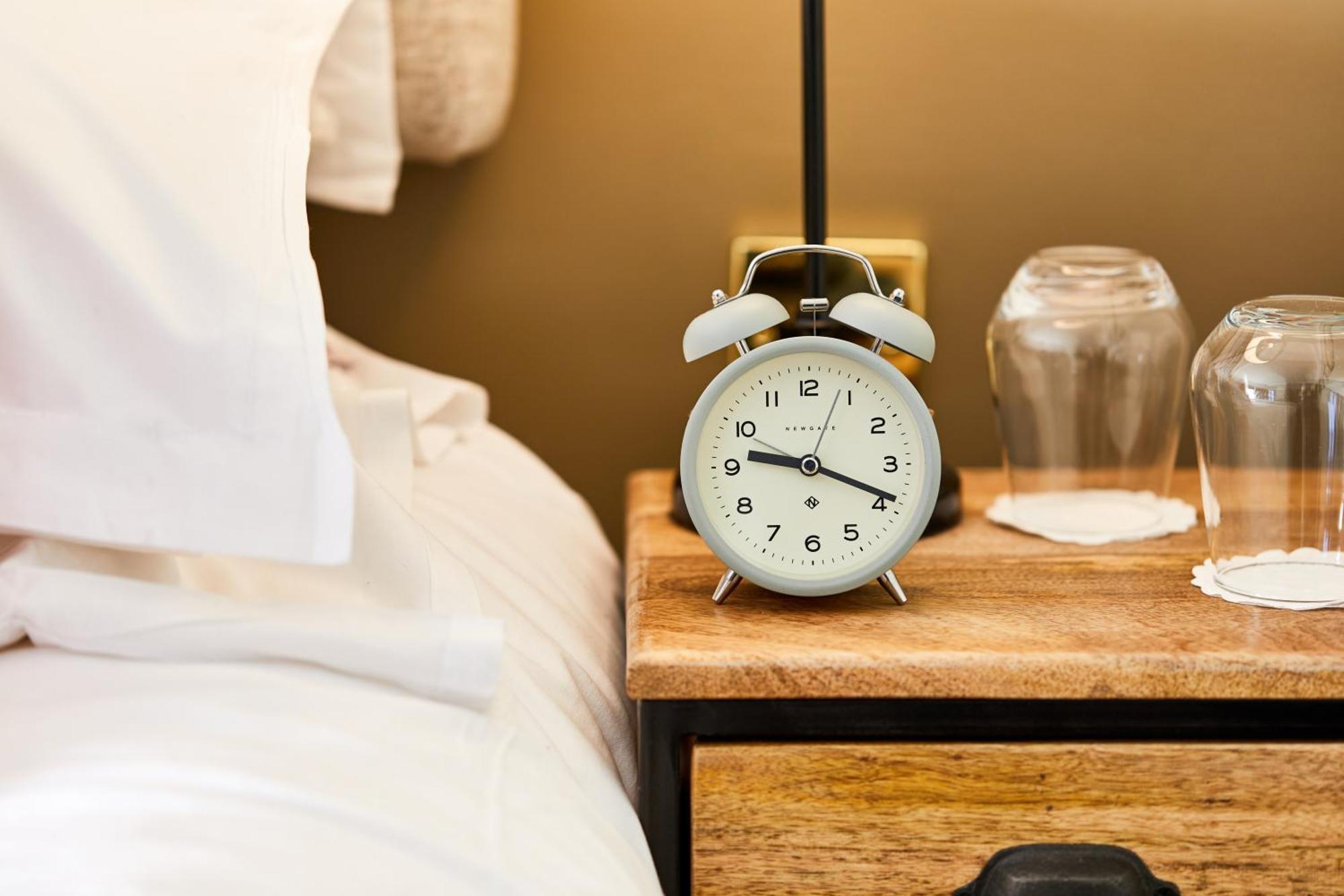 The Fleece At Cirencester Εξωτερικό φωτογραφία Alarm clock