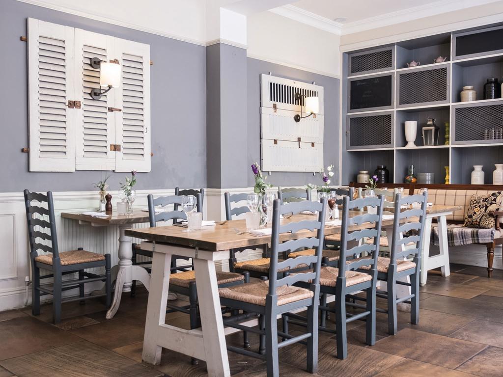 The Fleece At Cirencester Εξωτερικό φωτογραφία The interior of the restaurant