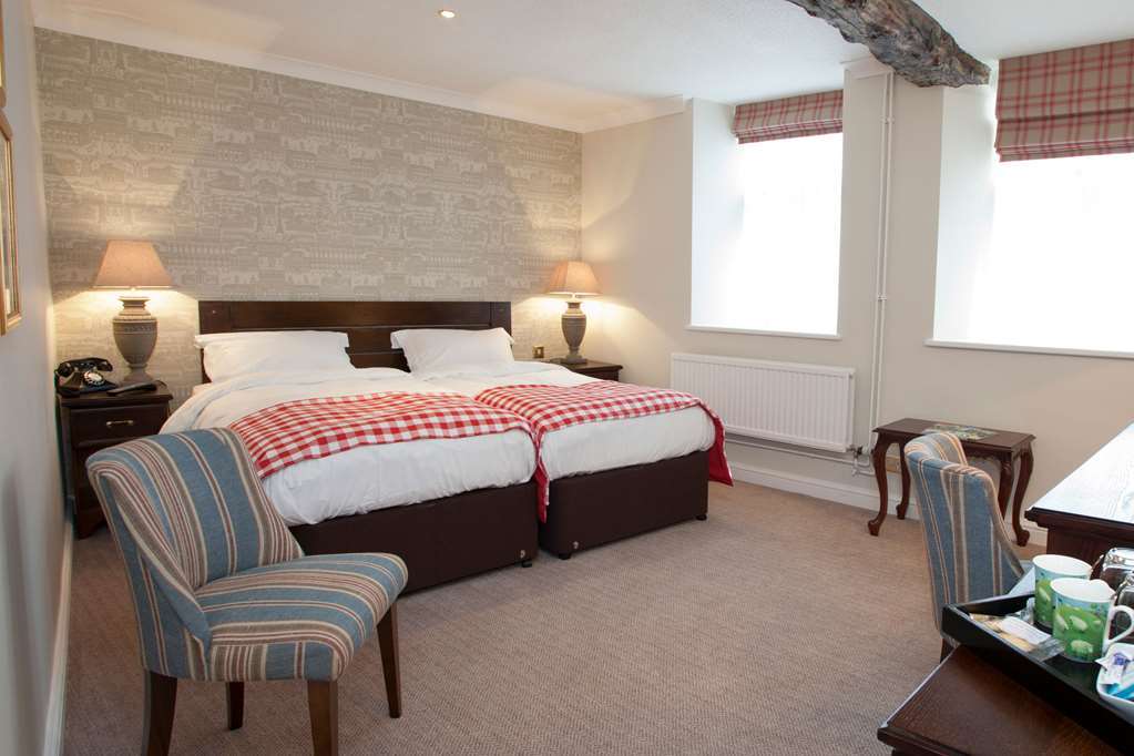 The Fleece At Cirencester Δωμάτιο φωτογραφία A room at the hotel