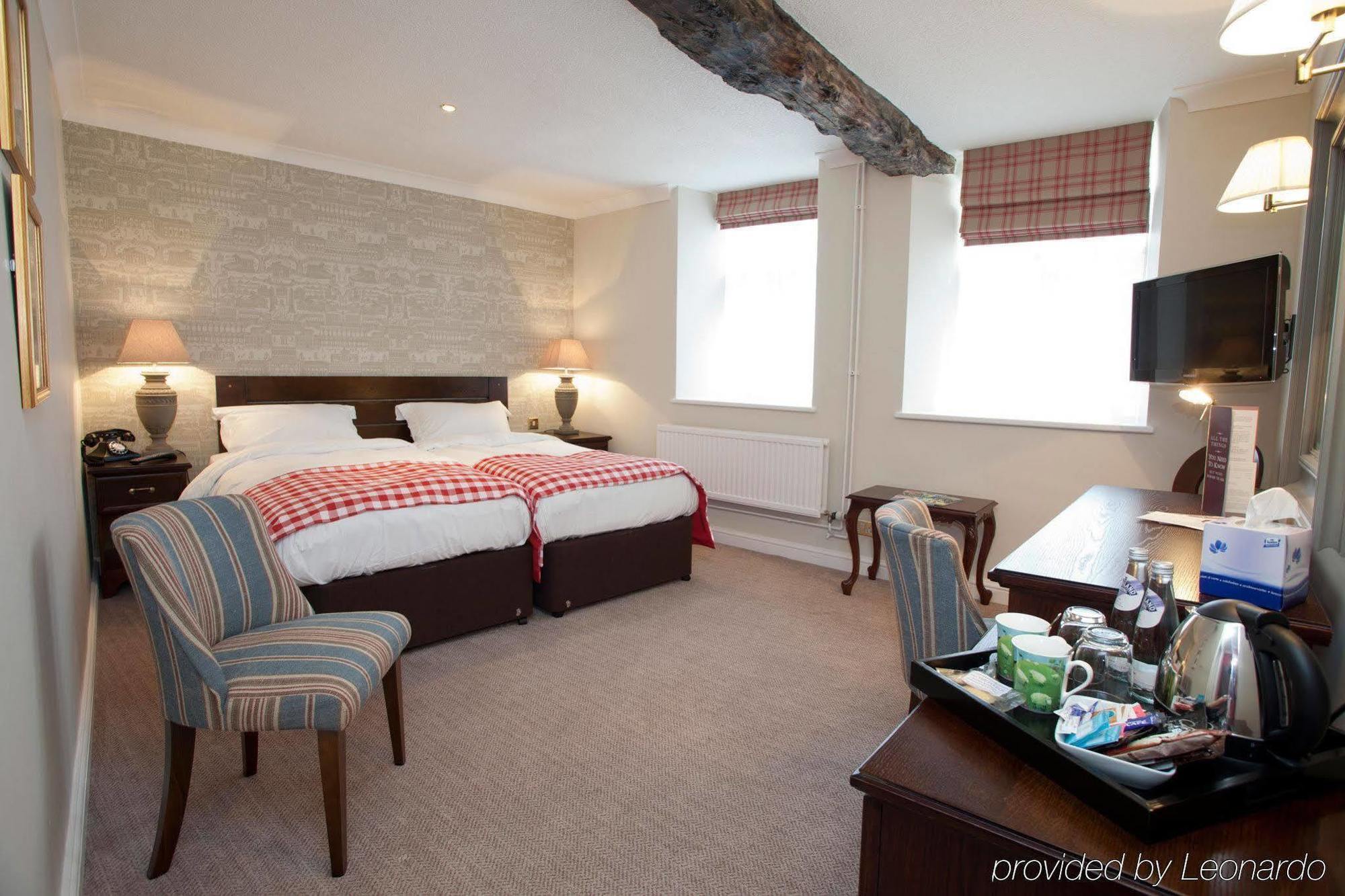 The Fleece At Cirencester Εξωτερικό φωτογραφία A room at the hotel