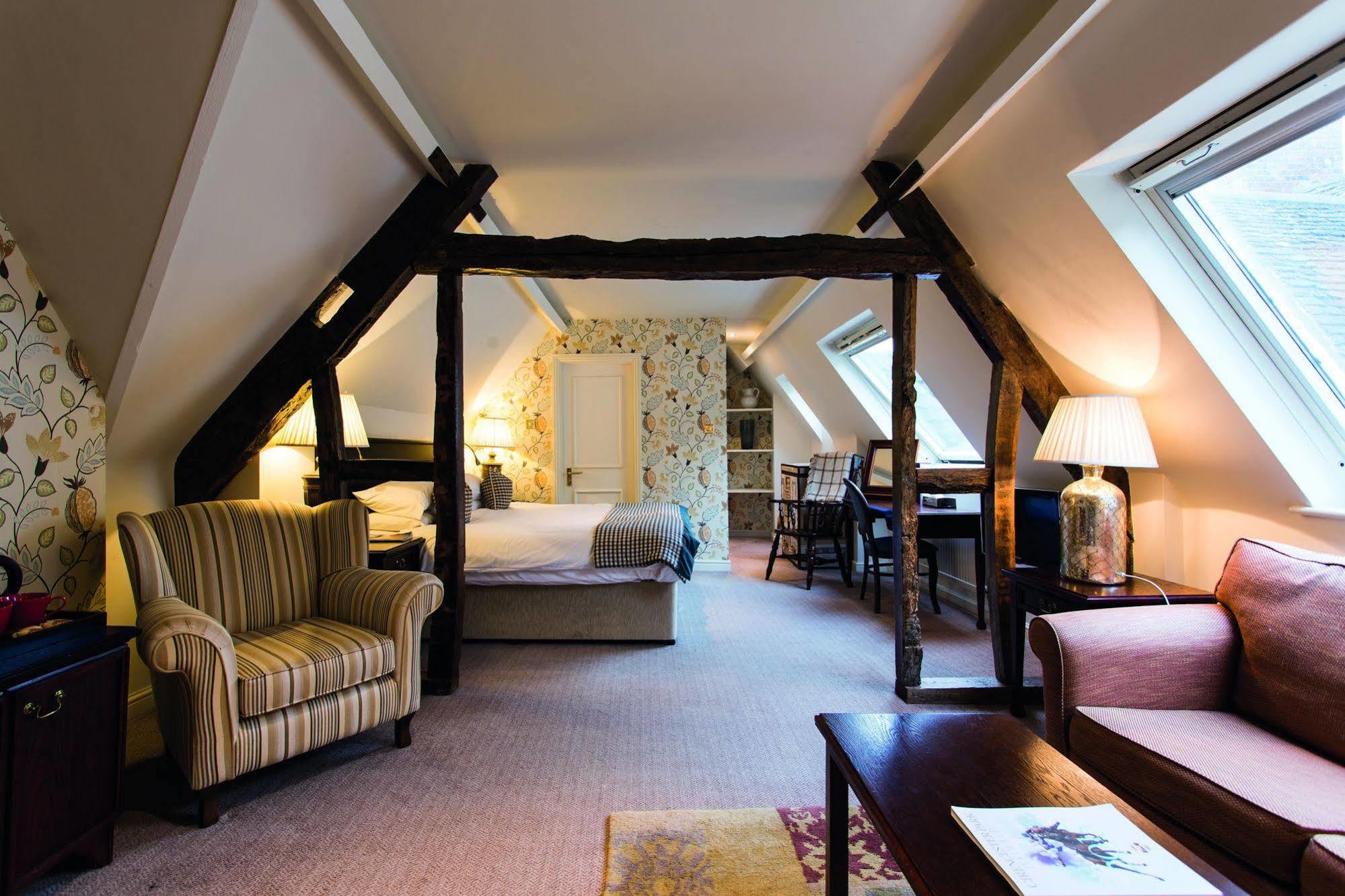 The Fleece At Cirencester Εξωτερικό φωτογραφία A suite at the hotel