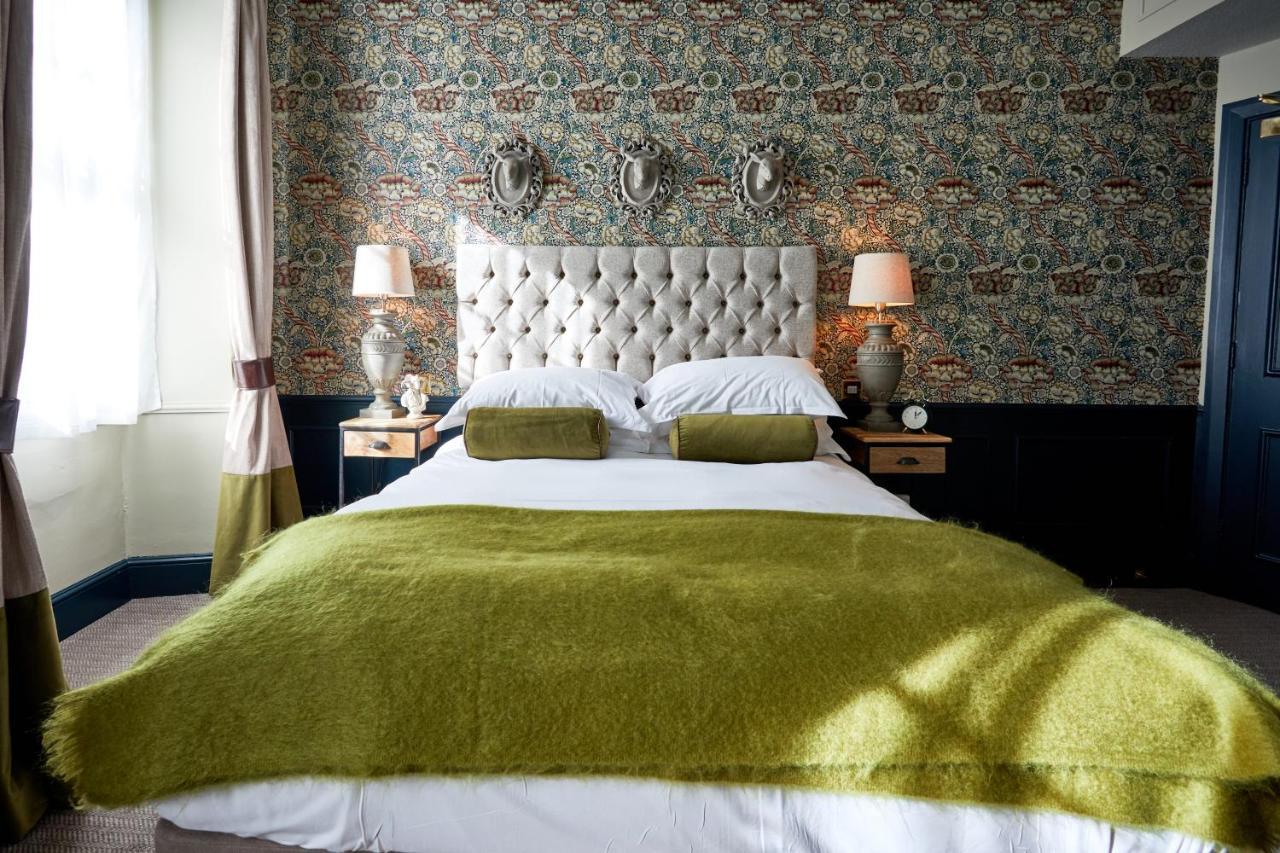 The Fleece At Cirencester Εξωτερικό φωτογραφία A bedroom at the hotel